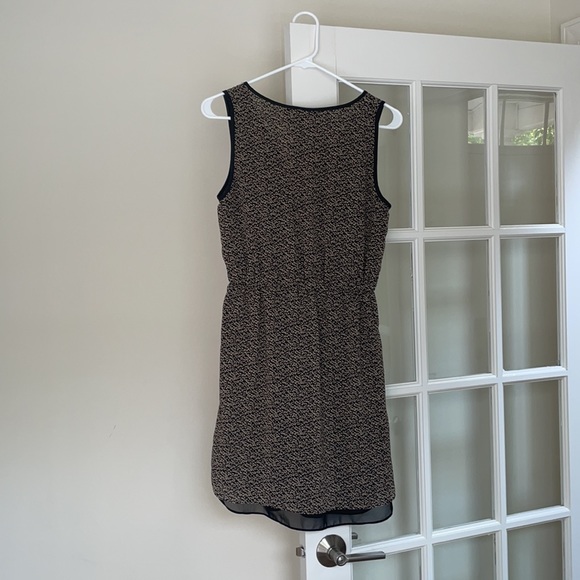Easy Black/Neutral Dress with Tie Waist - Picture 4 of 4